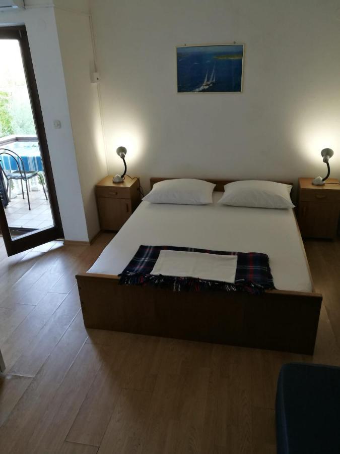 Apartments Mint Povljana - 50M From Sandy Beach Exterior photo