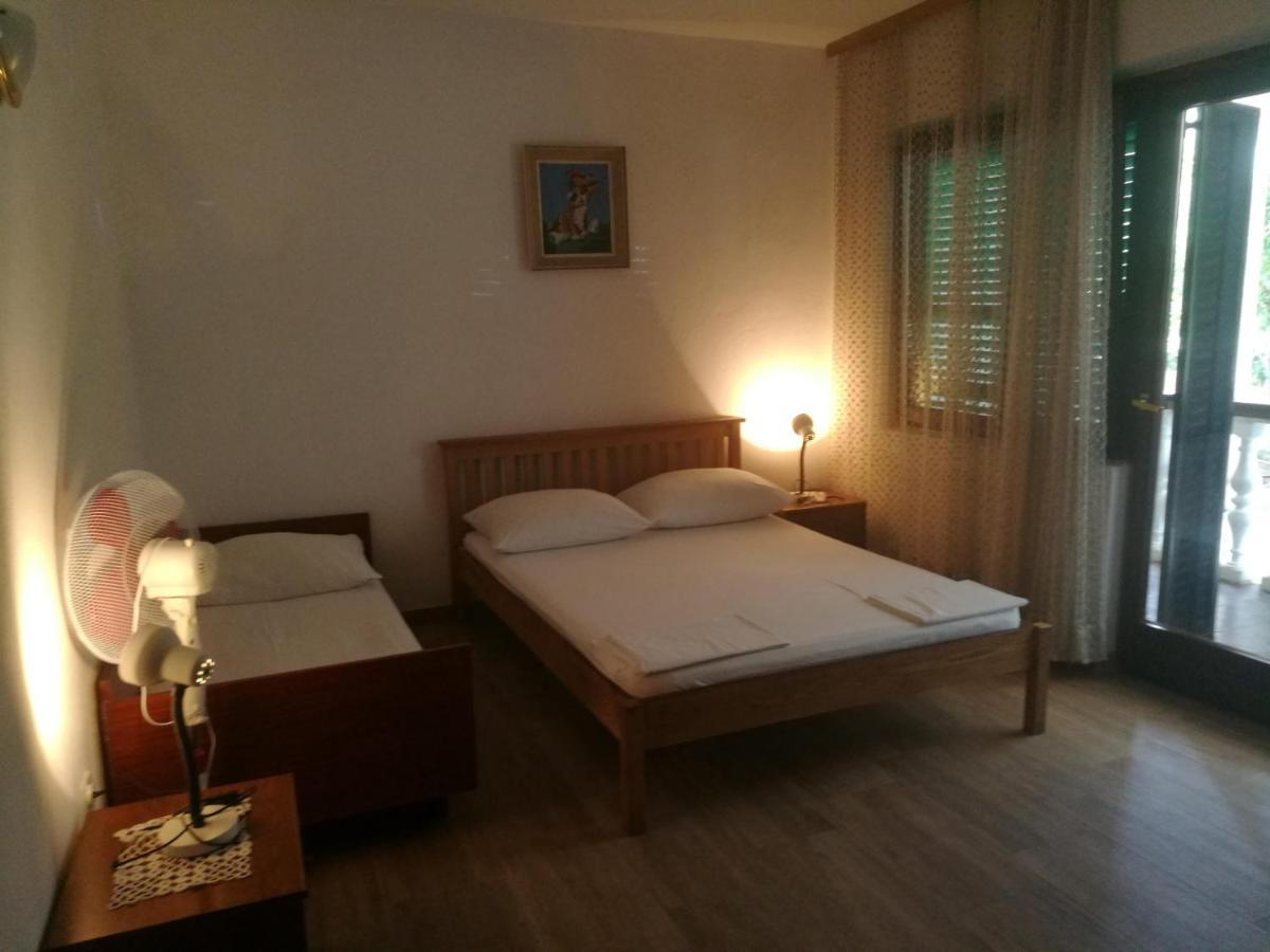 Apartments Mint Povljana - 50M From Sandy Beach Exterior photo